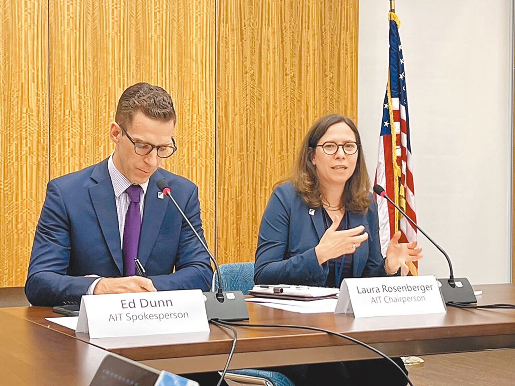 拜登声东击西,力挺拜登参选