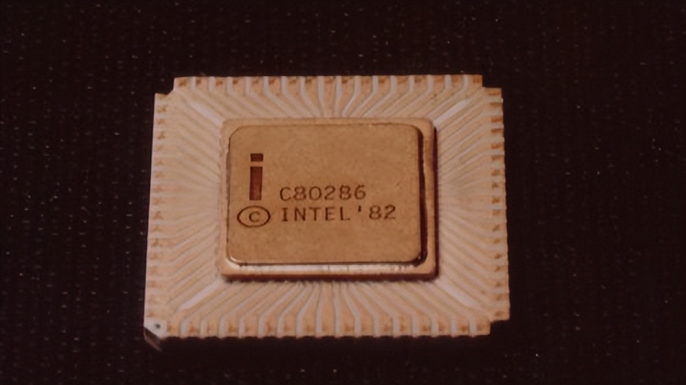 英特尔和amdcpu哪家强,amd最新cpu和英特尔对比