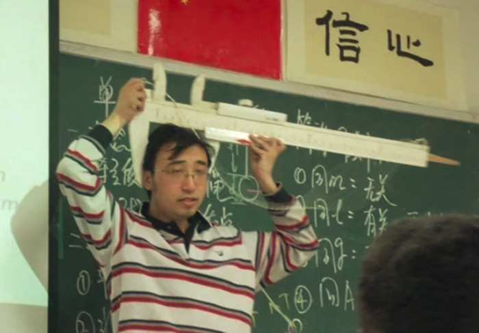奥赛金牌教师李永乐：本科北大、硕士清华，坚守三尺讲台传授知识