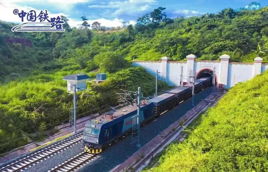 铁路部门何时开售2023年春运票,2022春运首日火车票今起开售