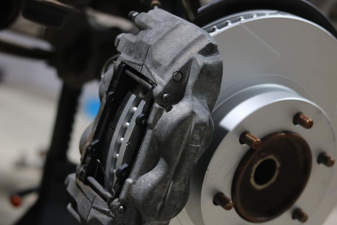 03年丰田霸道全车翻新多少钱,2004款丰田霸道拆车视频