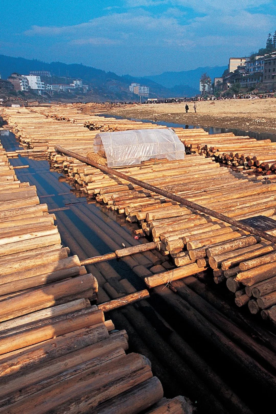 如何看懂中国第一山地省的多彩文化史诗？