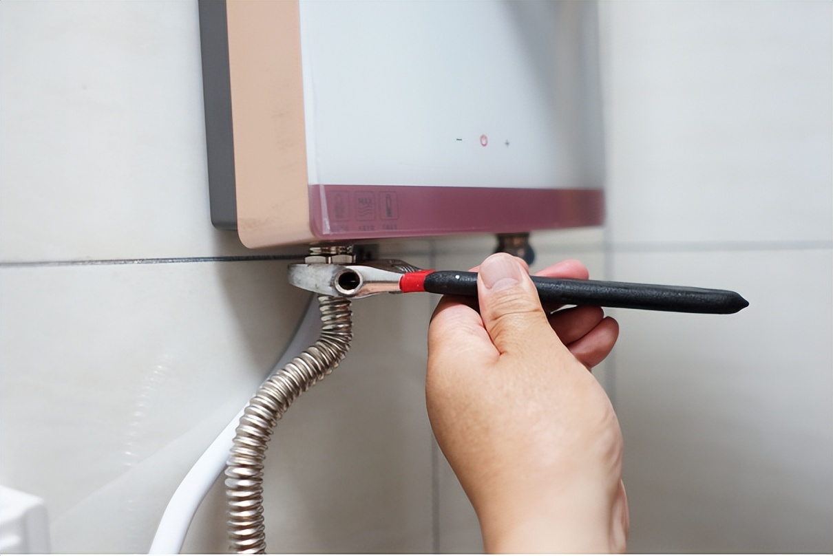 奥特朗即热式电热水器测评,奥特朗f15h-z70c即热式电热水器