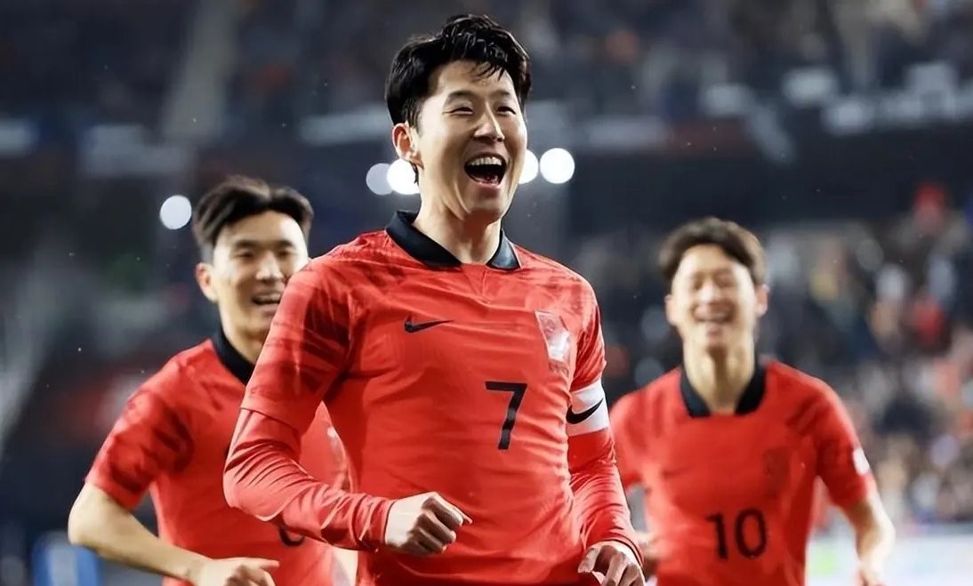 亚洲2支球队接连爆冷,2比3输沙特后的中国足球