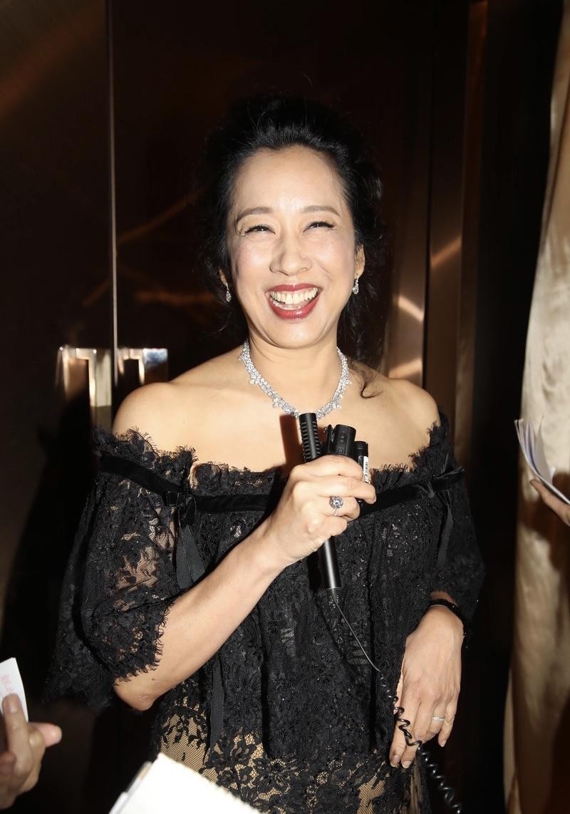 朱玲玲年轻时气质真好,朱玲玲皮肤紧致撞脸