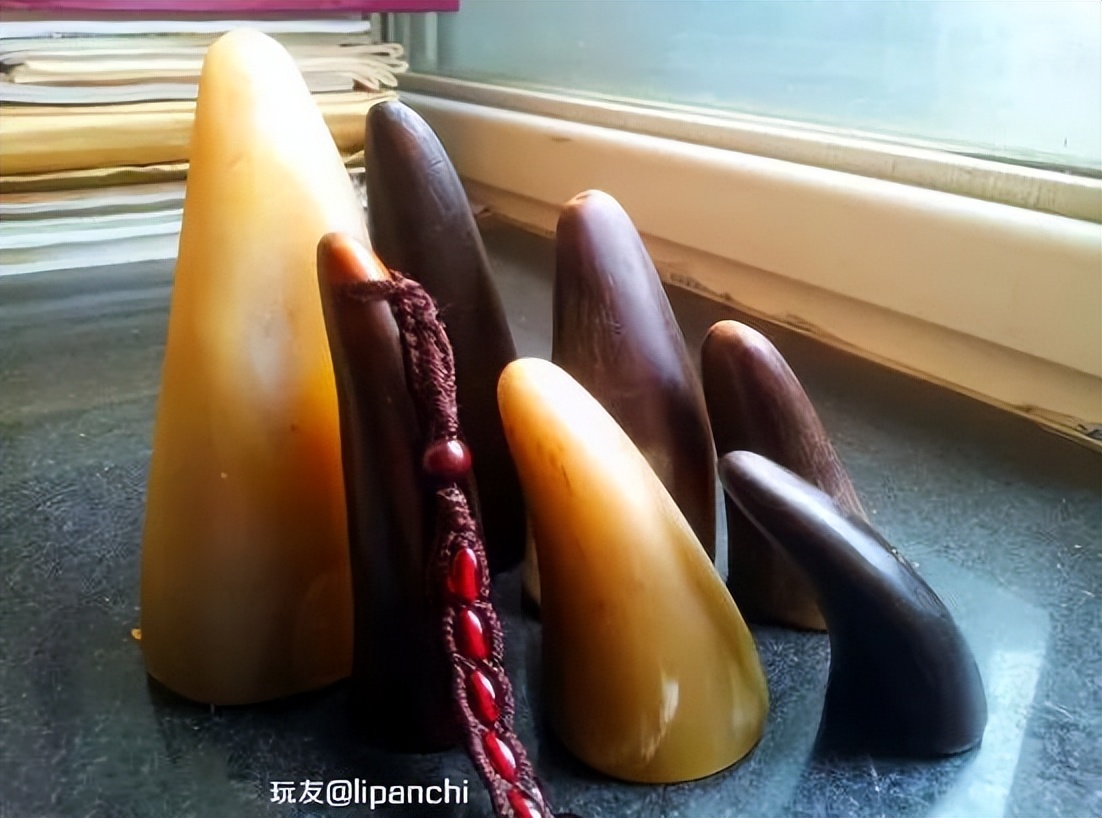 牦牛角盘玩前后对比,牦牛角能盘出包浆吗