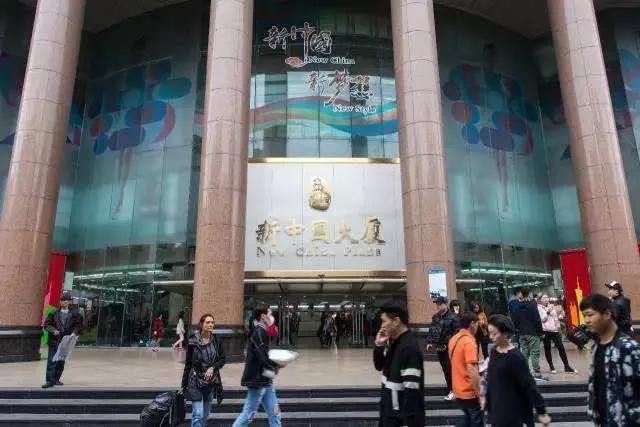 比较有名的服装批发市场,哪里的服装货源最好最便宜