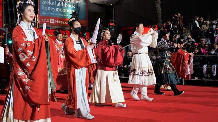 年轻人热衷国潮背后有哪些商机,年轻人在追国潮