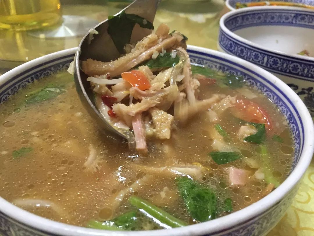 吃到嗓子眼的牛肉面,吃到嗓子眼的榴莲自助