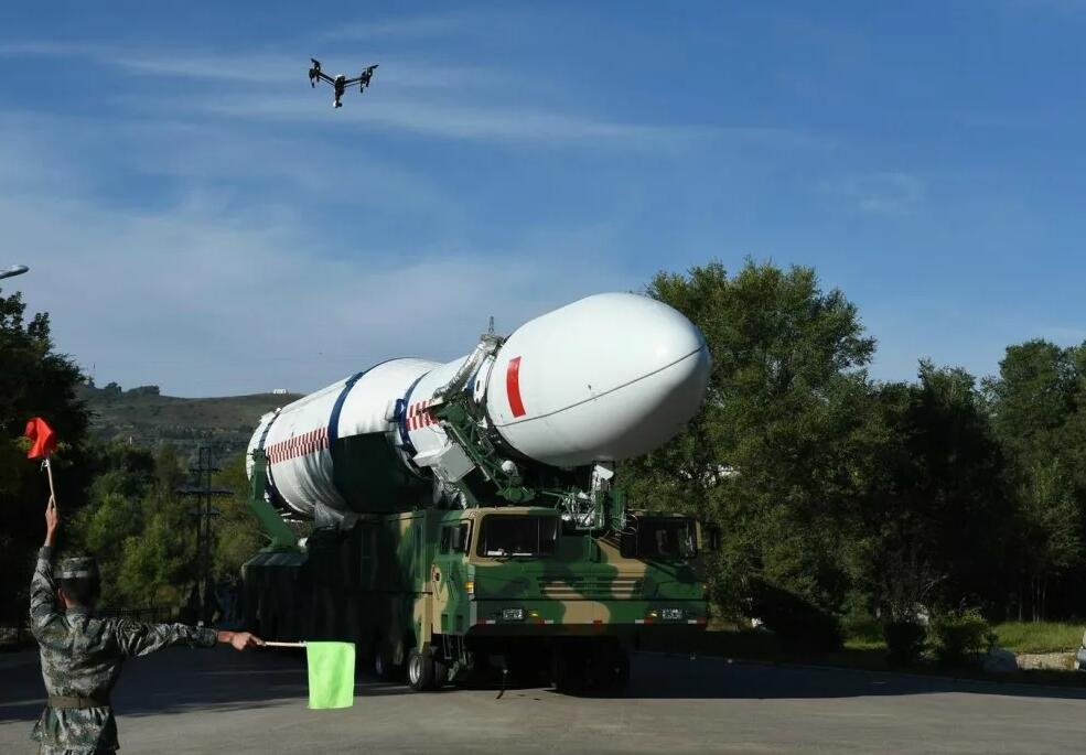 最新长征5号与重型猎鹰对比图,长征六号改型火箭