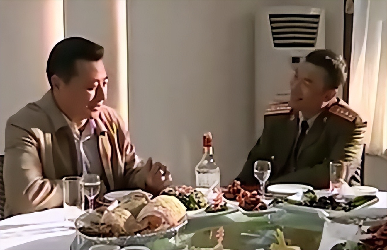 67岁老汉冒充少将被骗10万,六旬老人冒充军人被骗