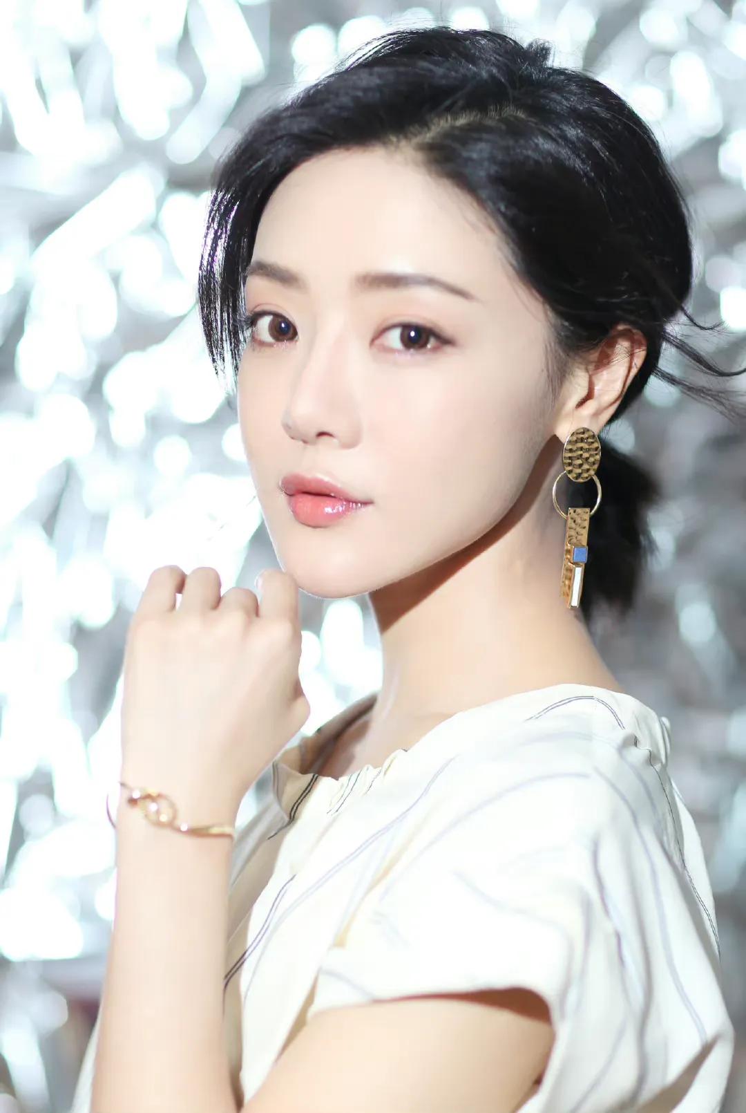 唐悠悠邓家佳特写,邓家佳和唐悠悠最新消息