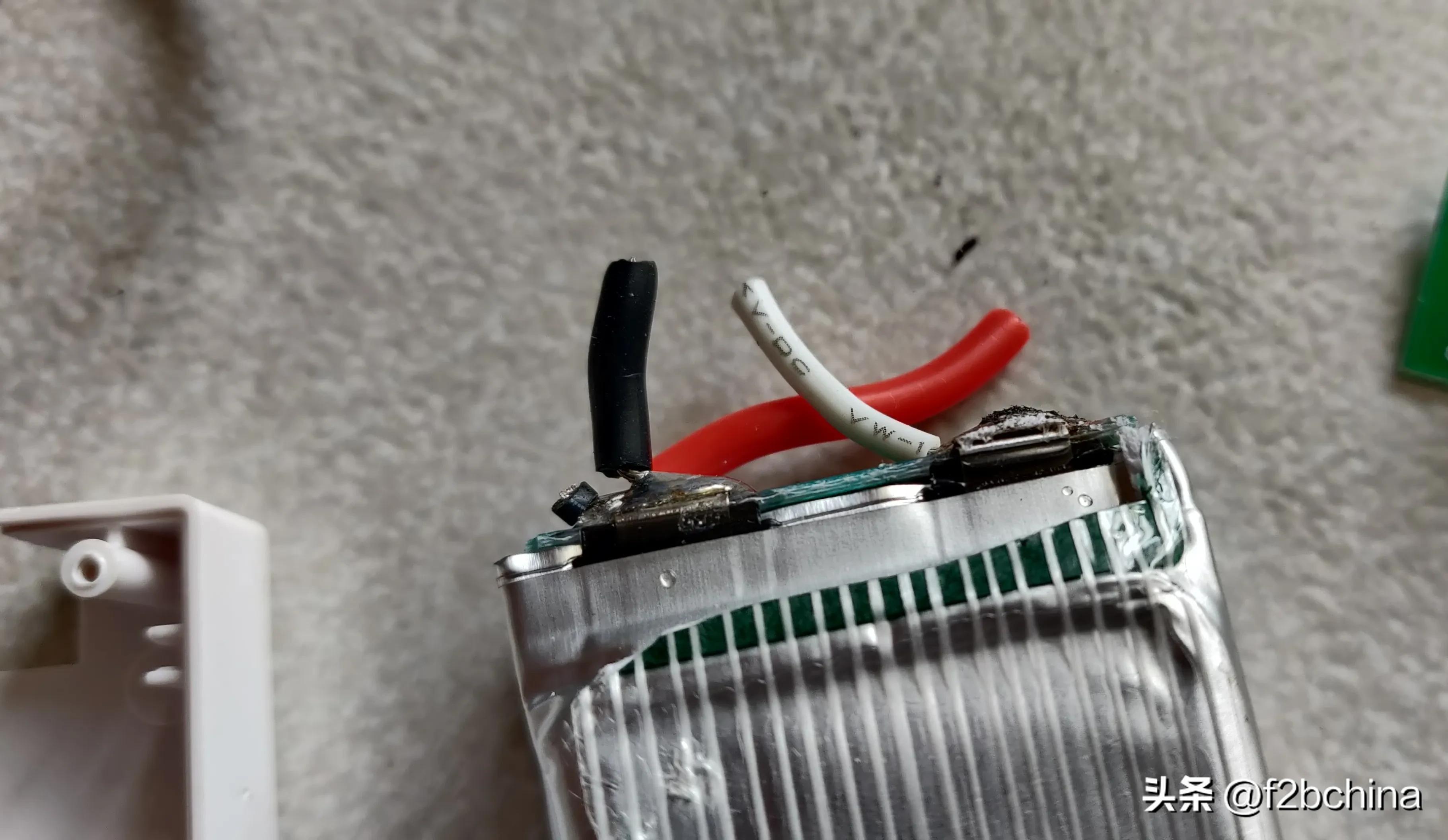 无人机电池鼓包拿不出来,无人机电池鼓包了能置换吗