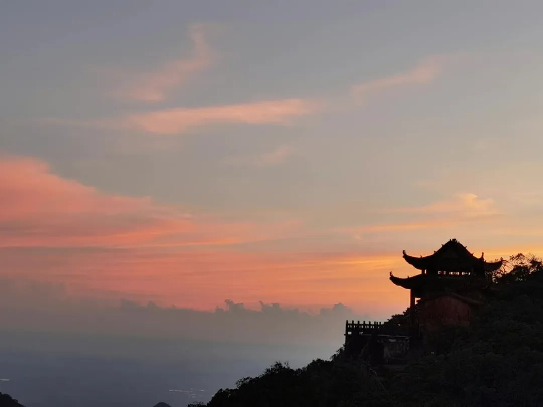 回到小县城朝九晚五,回到朝九晚五的心情说说