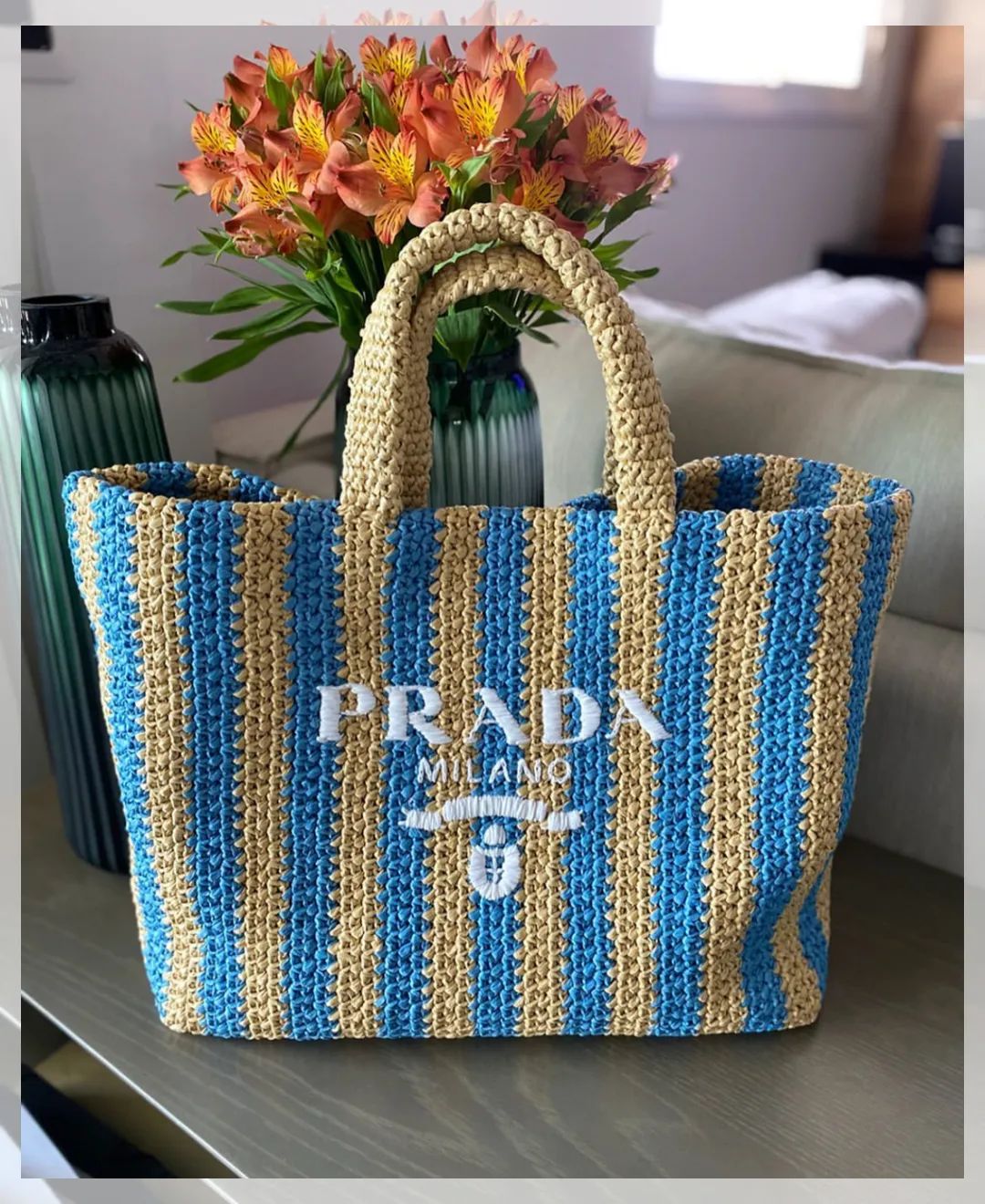 prada新包味道大正常吗,prada目前最火的包