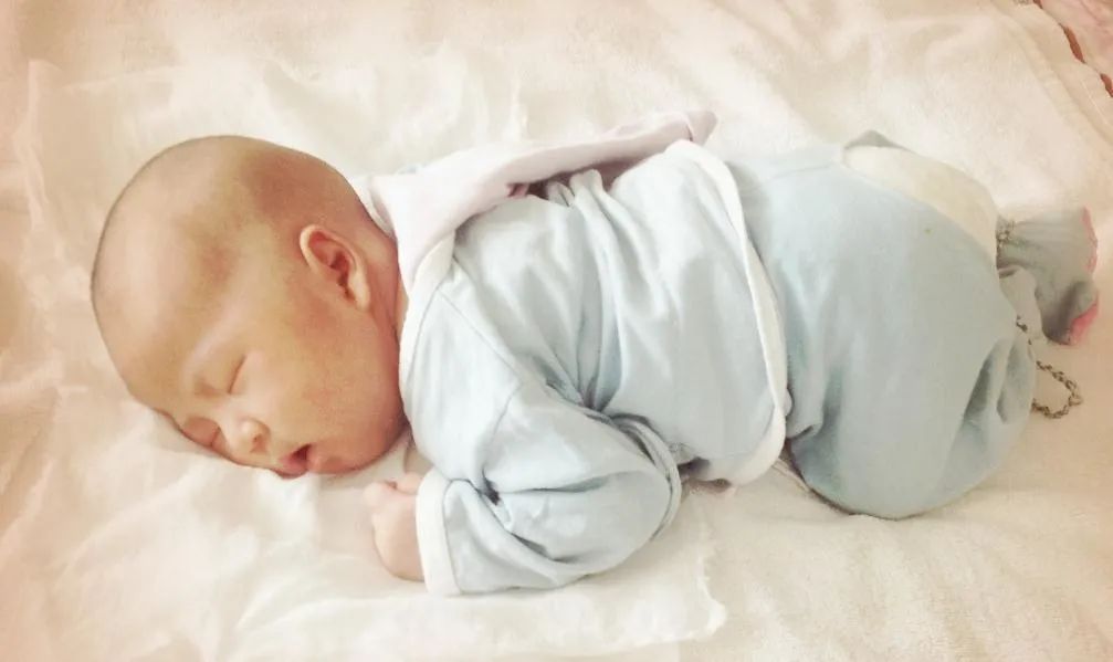 一天拉几次粑粑是正常的,8个月宝宝一天几次粑粑正常