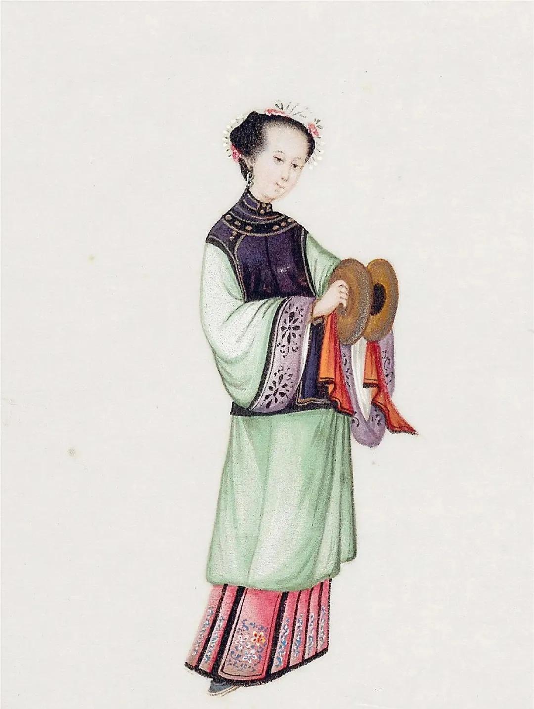 变态的纳粹德国，*光脱**犹太人女人衣服，集体*杀屠**！2