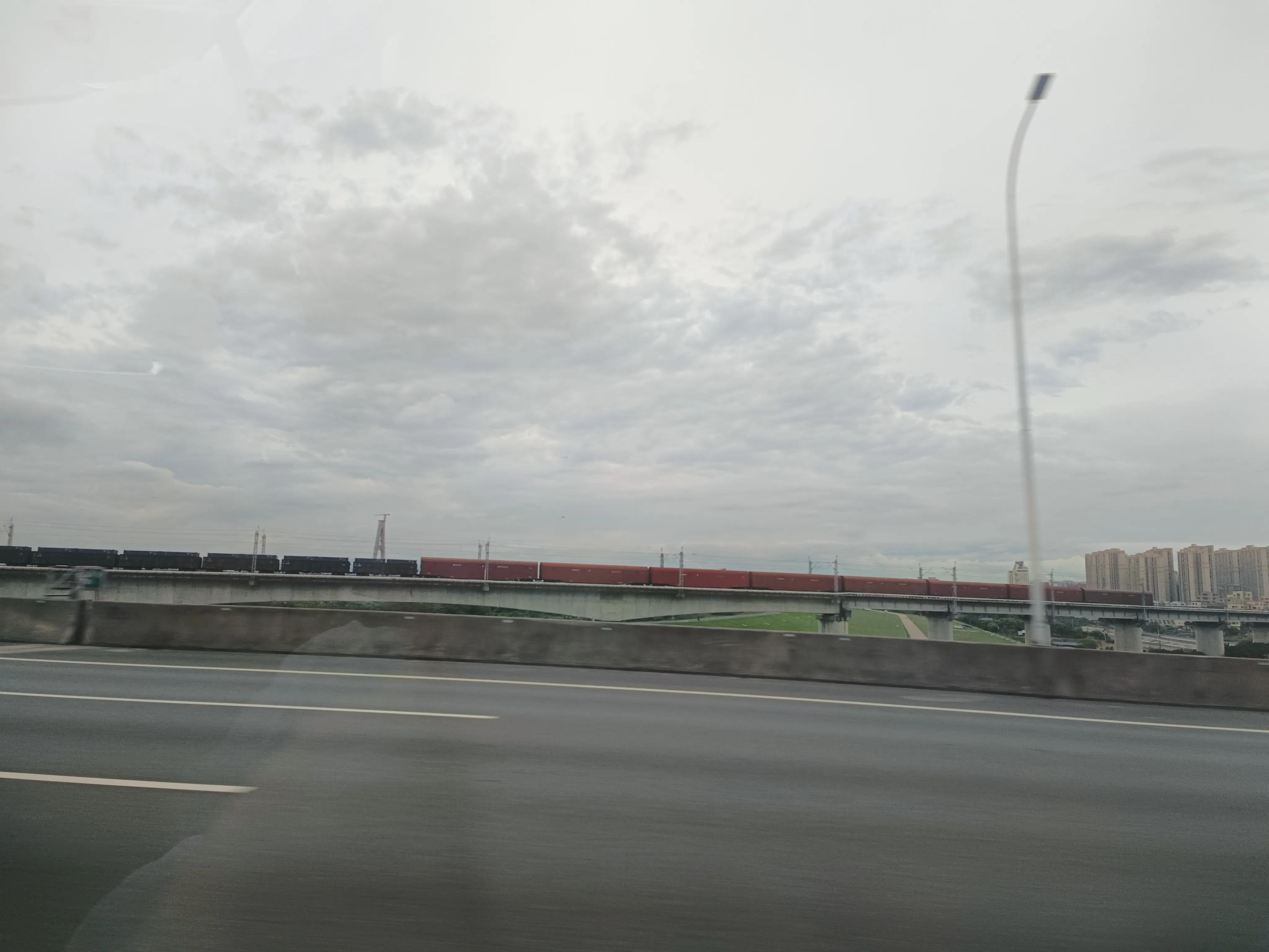 这年头还有谁买燃油车,这年头还有谁买油车