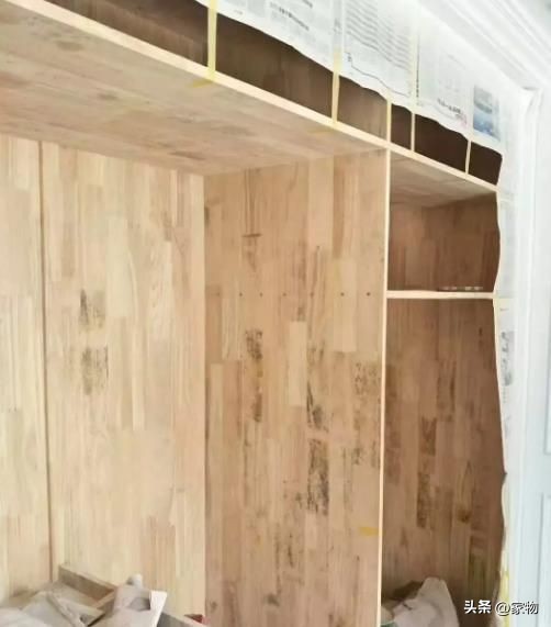 定制衣柜与墙面如何防止衣柜发霉,靠卫生间的墙壁衣柜发霉如何补救