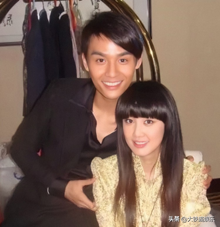 “荧幕女兵”的消亡史：蛇精脸、大浓妆，求你们别再*辱侮**战士了