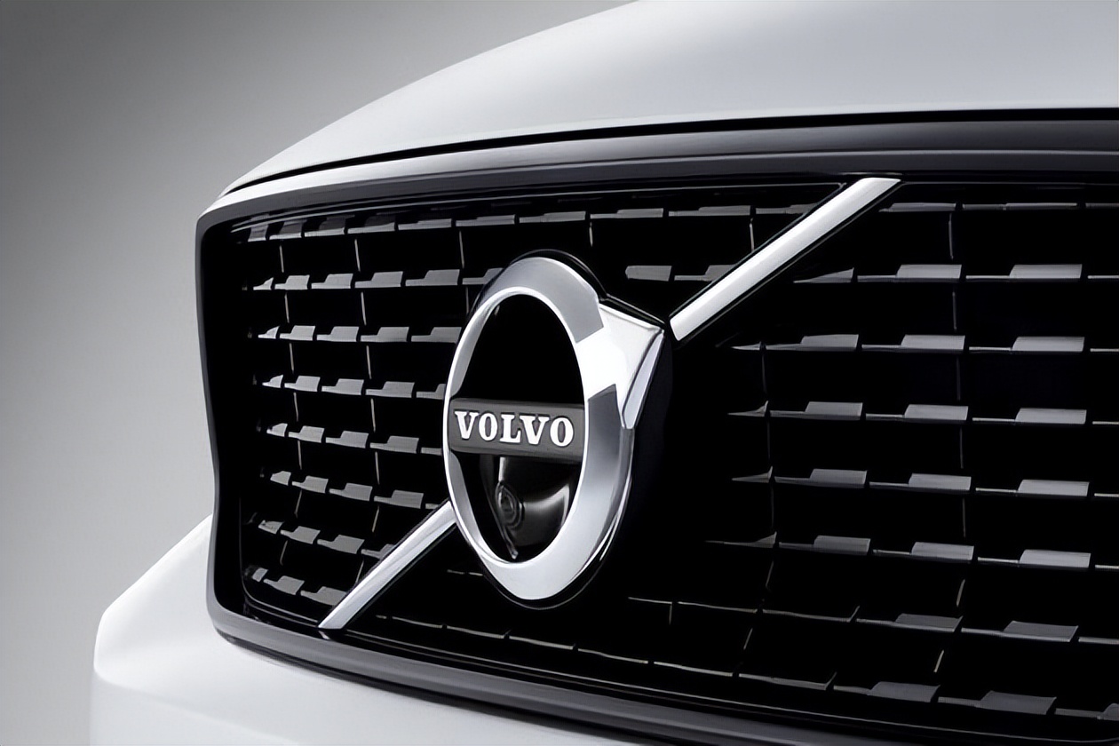 撞坏一个前灯多少钱,撞坏一个车灯赔多少钱