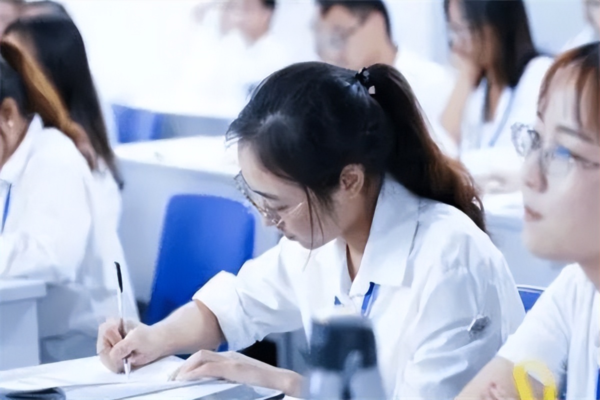 三年制大专和五年制大专学历区别,五年制大专和三年大专学历一样吗