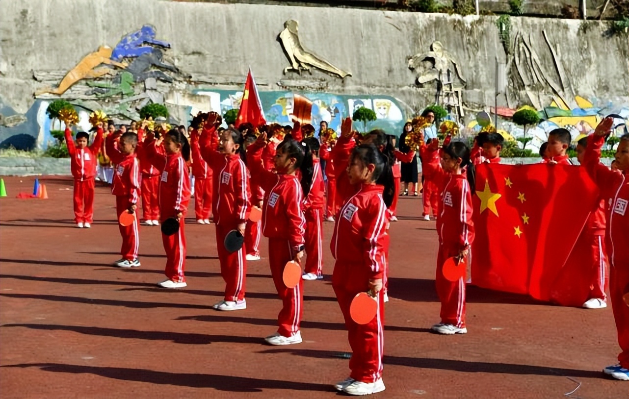 “自觉教育”唤醒生命自觉，松泉实验德育为先引导学生“走好每一步”