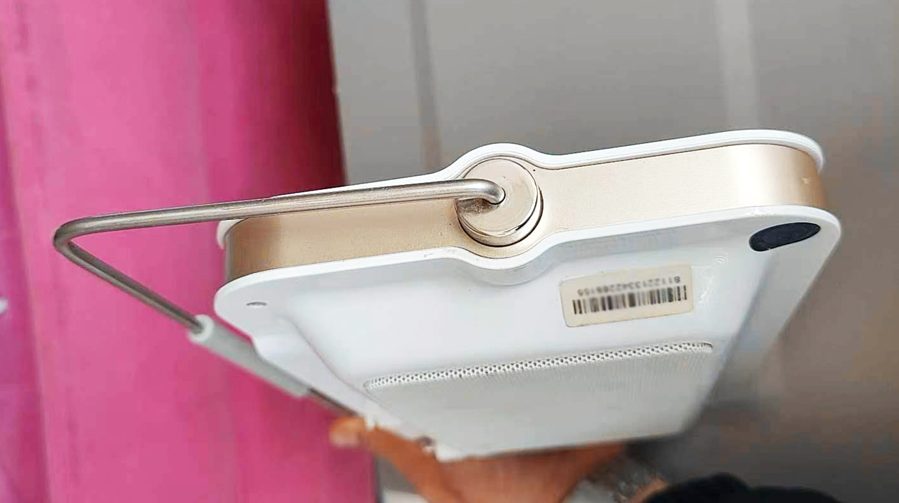 平板电脑和可移动电视,看着像平板的电脑