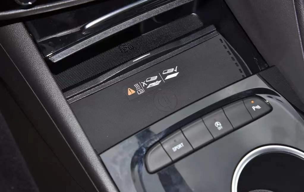 别克君威为啥这么便宜,别克君威和凡尔赛哪个值得买