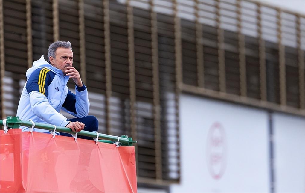 西班牙主教练恩里克下课,恩里克再次执教西班牙国家队