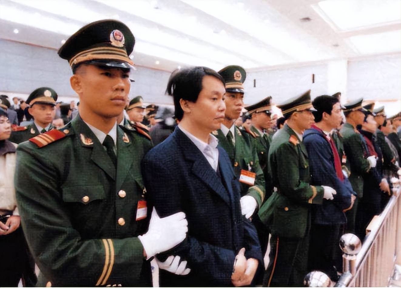 张子强悍匪执行枪决,世纪贼王张子强执行死刑真实画面