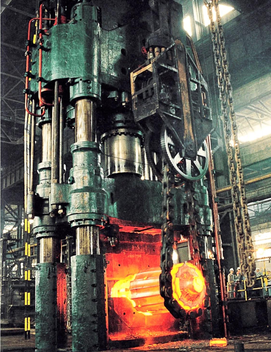 中国目前有几台万吨水压机,大国工匠水压机