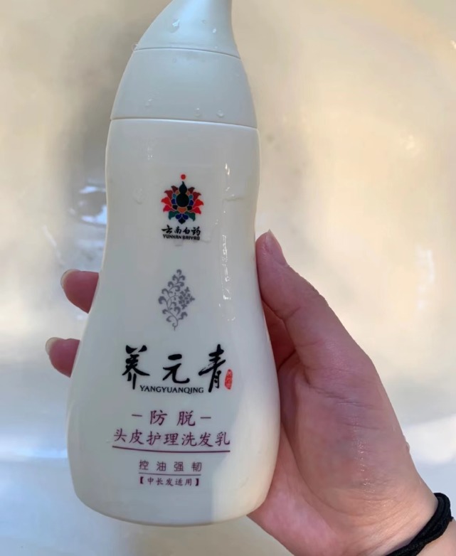 轻松解决脱发养出坚韧厚发,脱发严重这个防脱发妙招很好用