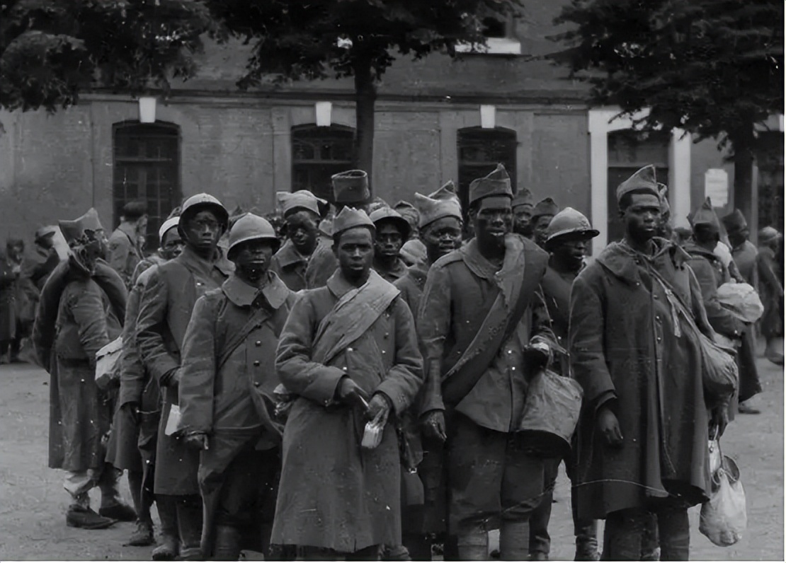 疯狂的非洲“高质量男”：为了一套衣服，不惜卖掉自己的房子