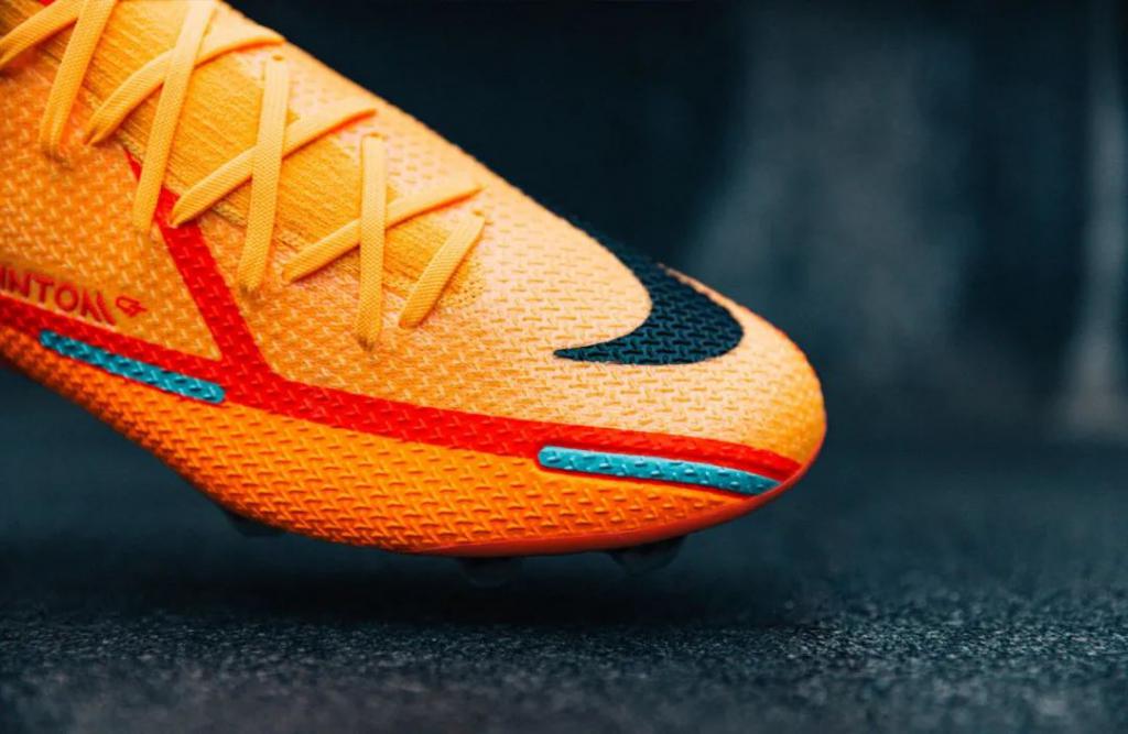 nikephantomgt足球鞋实物曝光,耐克phantomvision足球鞋