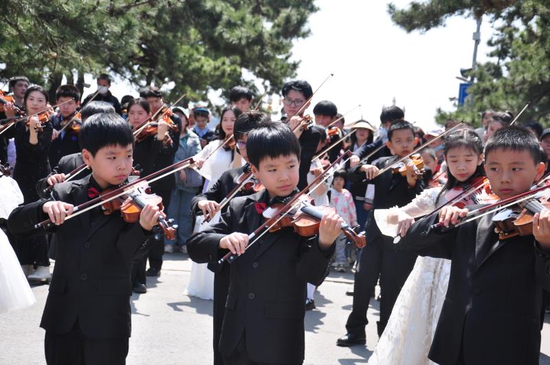 “青青之岛，爱乐之城”第十三场小提琴快闪活动精彩上演