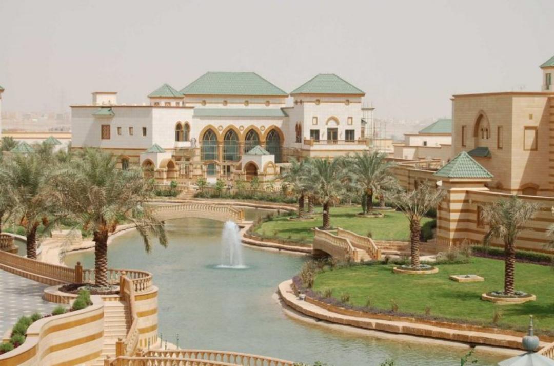 他白手起家9年开56家店年入千万元,他白手起家创办亚洲最大企业