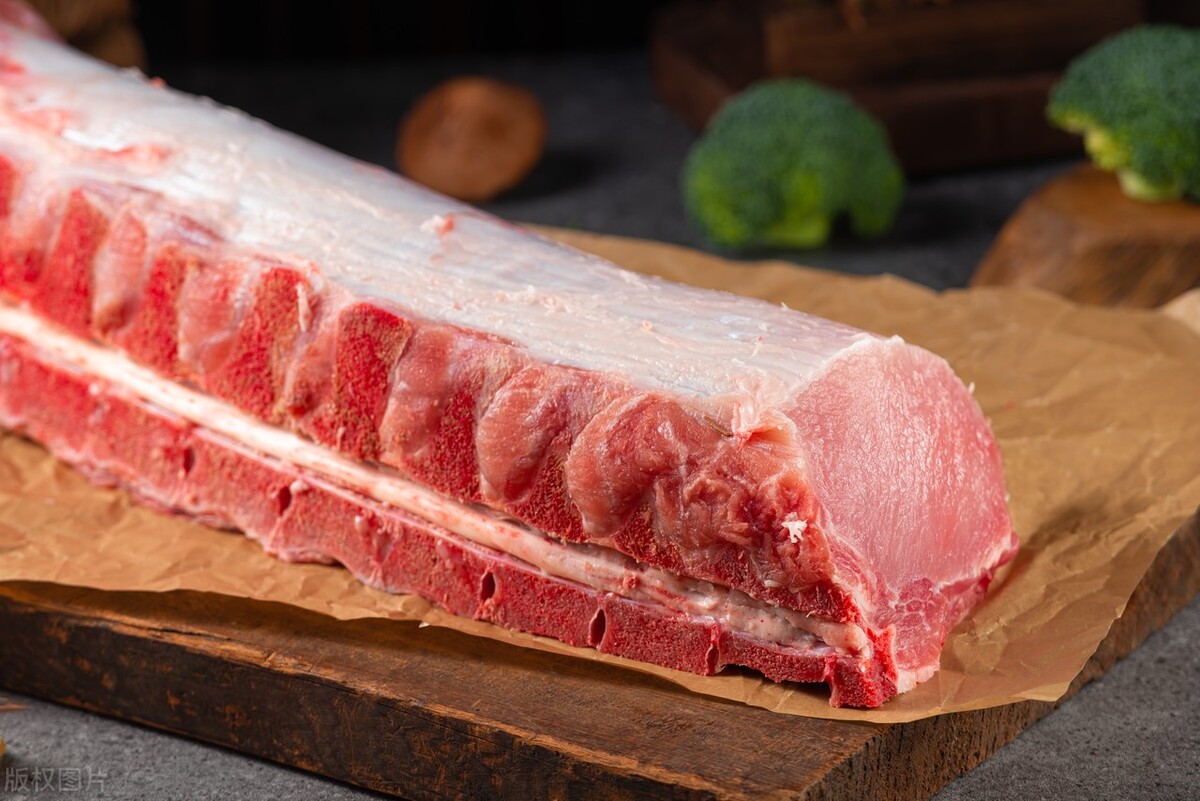 炸酱肉丝面条怎么做最好吃,芹菜炒肉炸酱面的做法