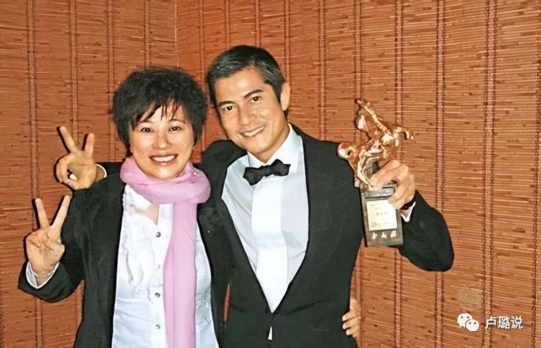 天王隐藏的“大老婆”,把持20亿财产,一生不婚不育,图的是啥?