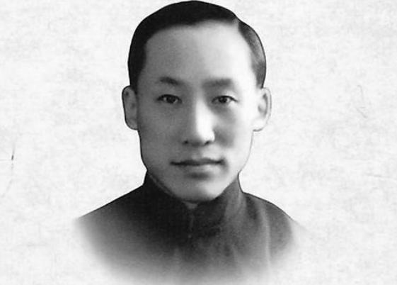 居里夫人何泽慧简历,何泽慧与居里夫人合影照片