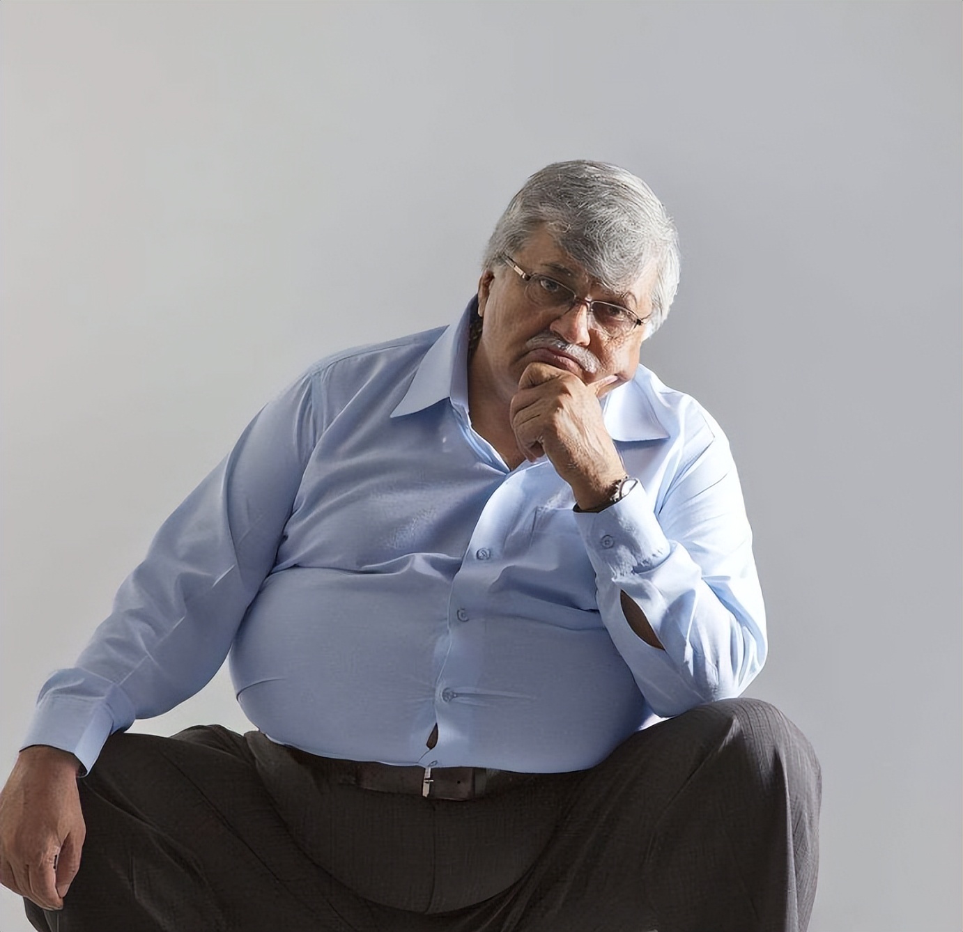 胸口中间刺痛几秒然后消失,胸口有时像针刺痛几秒