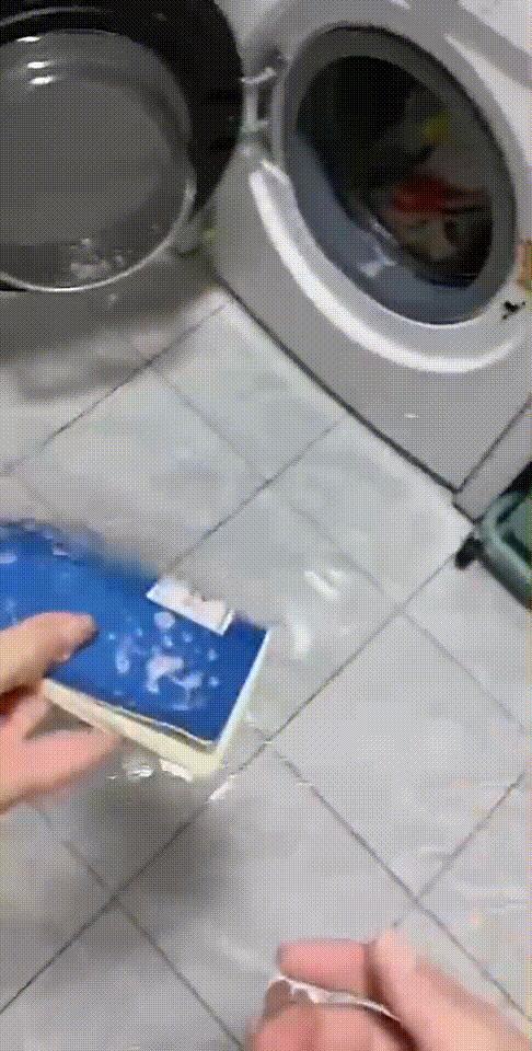 “老鼠贴粘到的，吃了不会犯法吧？”网友：争取死缓吧！哈哈哈