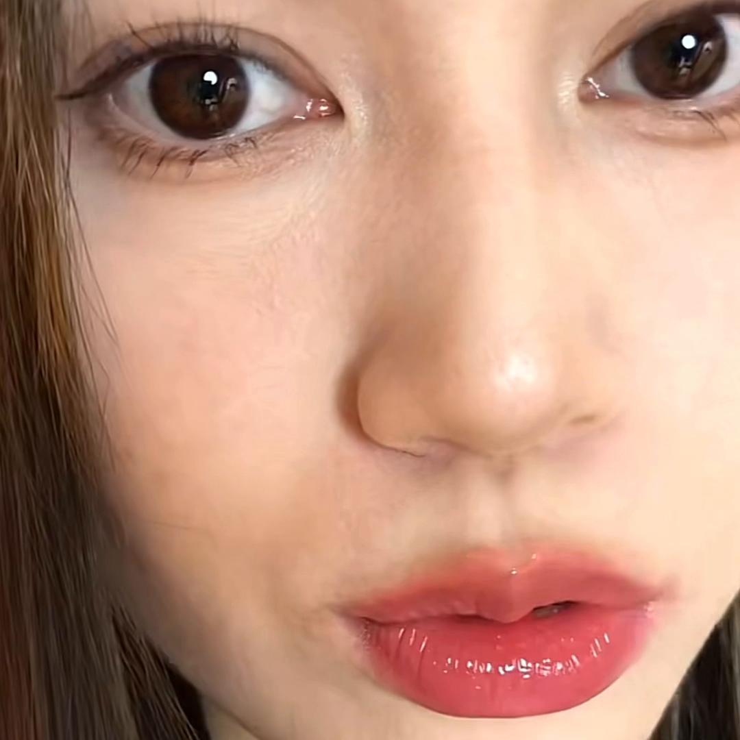 卡姿兰精华口红淡化唇纹深唇测评,卡姿兰m06蜜桃乌龙显唇纹