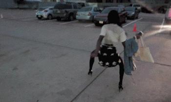 女人味不重要了么,女性都抛弃高跟鞋了吗