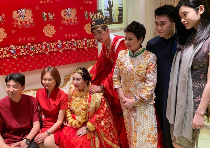 赌王三太和四太翡翠项链对比,赌王三太戴过的钻戒