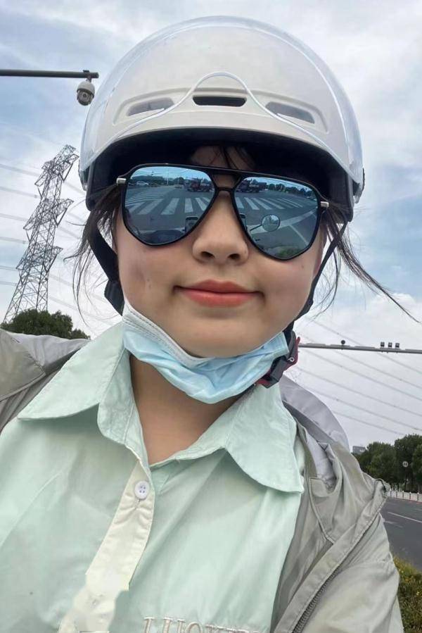 辛巴直播带货助力公益,辛巴直播带货感动落泪