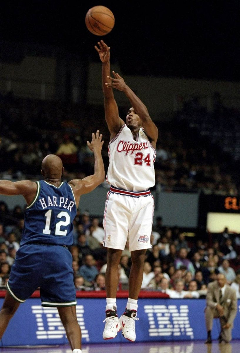 从控卫到中锋的球员,从后卫打到中锋的有谁