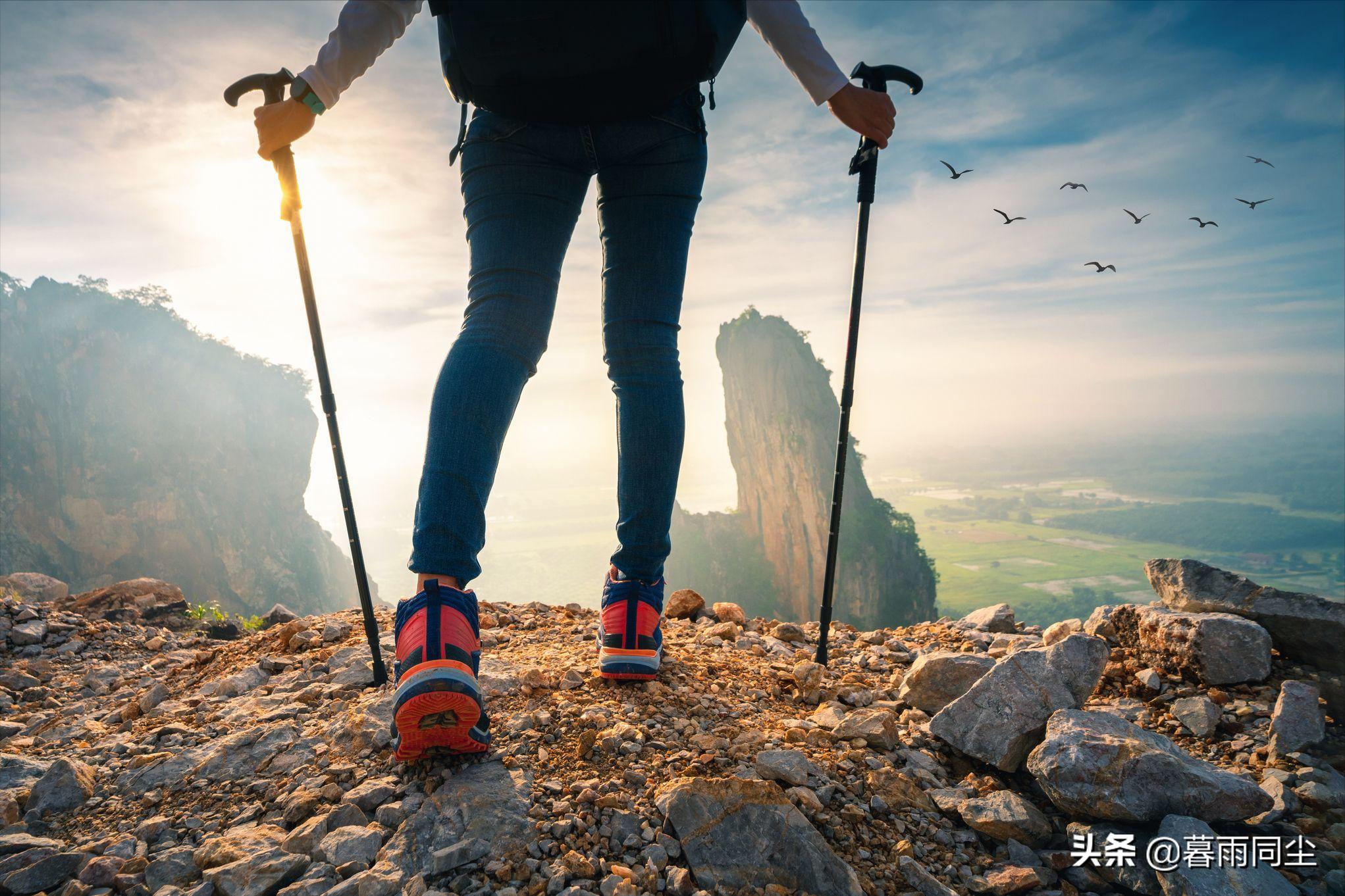登山杖使用攻略,登山杖用法登山需要佩戴手套吗