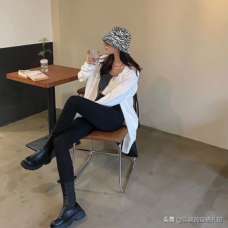 什么颜色的马丁靴百搭洋气,马丁靴豆腐裤绝美冬天就该这么穿