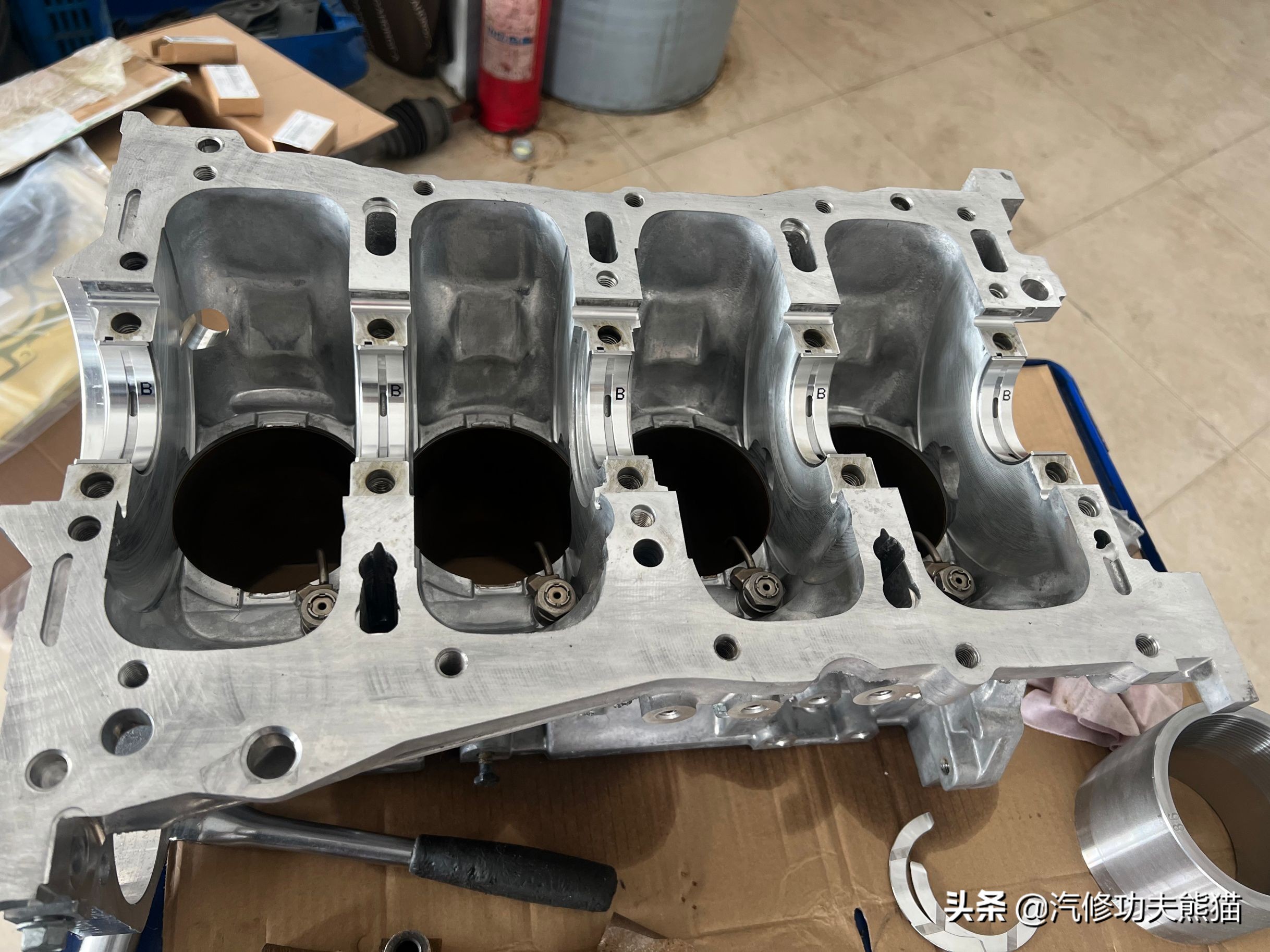 全新胜达大修,现代全新胜达9万公里烧机油